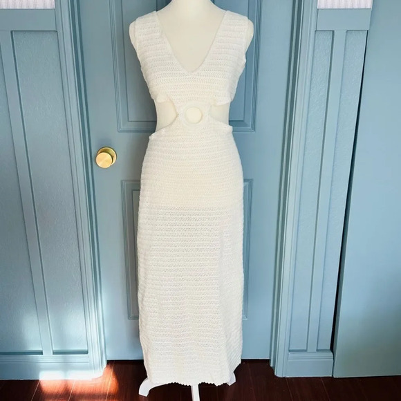 New Devon Windsor Sonya Crochet Cream Cutout Midi Dress - Picture 2 of 15